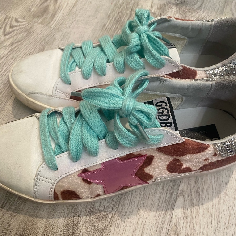 Sneakers with Pink Star and Turquoise Laces